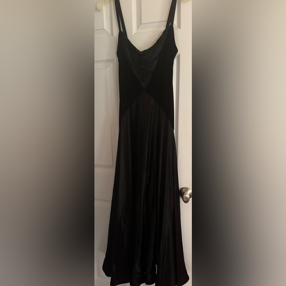 Tadashi Shoji Dresses & Skirts - Tadashi Shoji Black Sleeveless Maxi Dress for Cocktail or Black Tie. Size 8